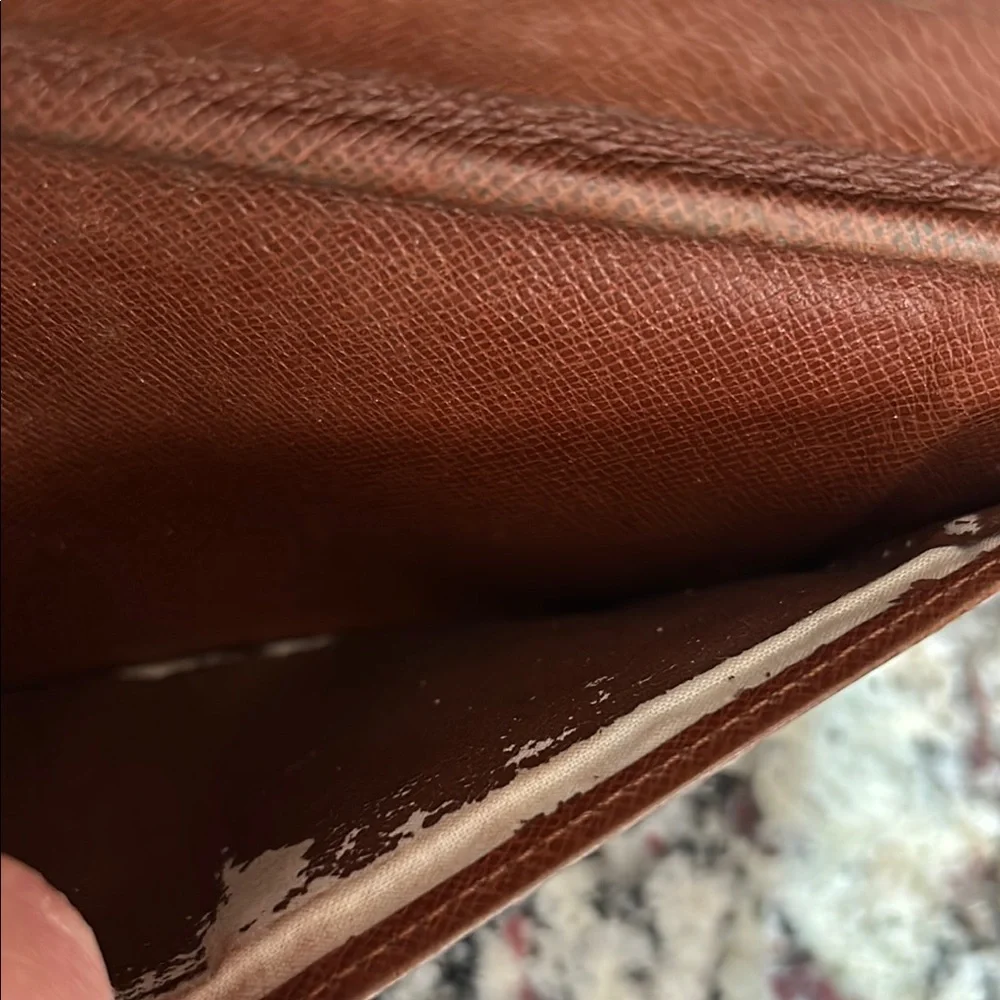 Louis Vuitton Monogram Wallet - Picture 8 of 9